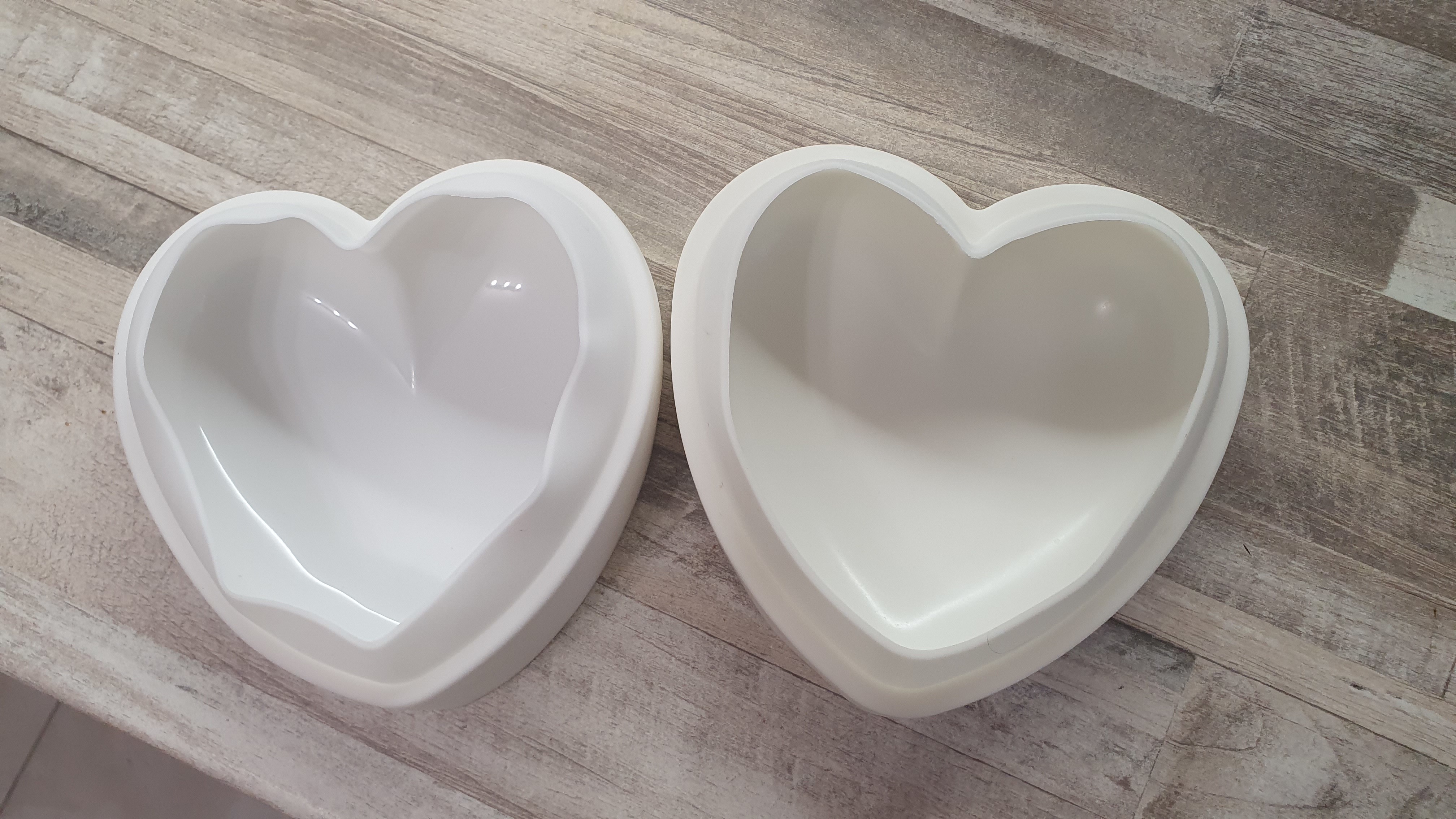 Фотография покупателя товара Форма силиконовая для муссовых десертов и выпечки «Сердце», 12,5×16 см, цвет белый - Фото 9