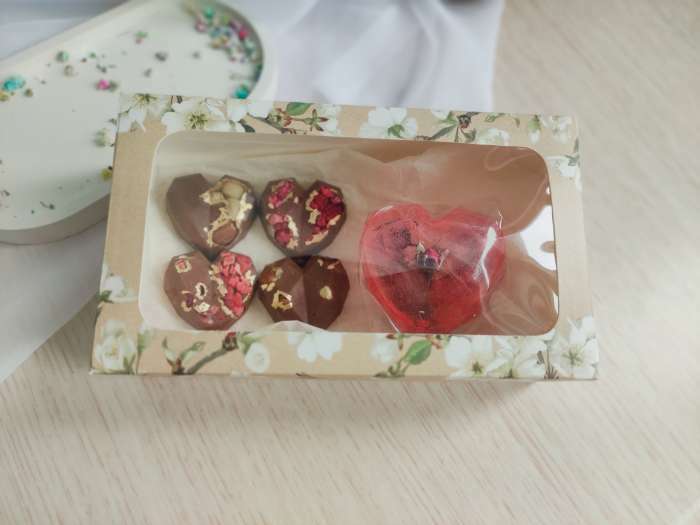 Фотография покупателя товара Коробка кондитерская складная, упаковка «With Love», 18 х 10,5 х 5,5 см - Фото 1