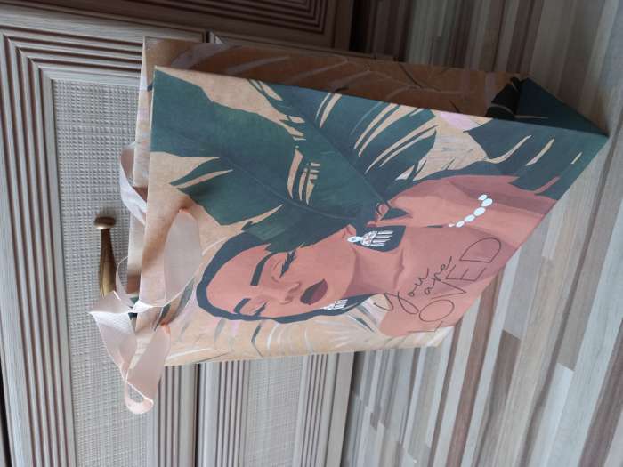 Фотография покупателя товара Пакет подарочный крафтовый вертикальный, упаковка, «Богема», M 26 х 30 х 9 см - Фото 2