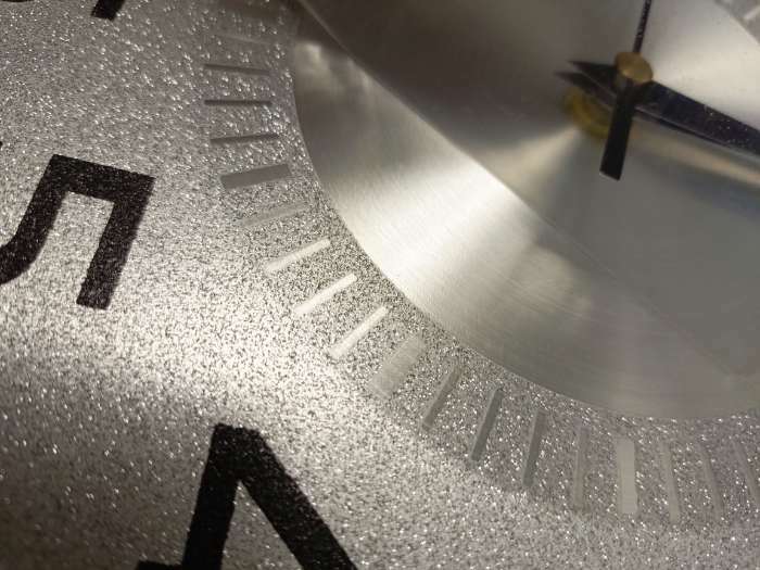 Фотография покупателя товара Часы настенные интерьерные «Ожеше», серия: Ажур, бесшумные, плавный ход, d=60 см, циферблат d=22 см, от батарейки 1×АА - Фото 2