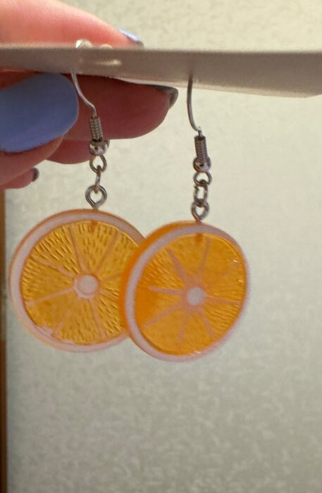 Фотография покупателя товара Серьги пластик «Вкусности» апельсин, цвет оранжевый - Фото 3