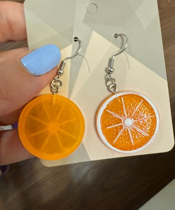 Фотография покупателя товара Серьги пластик «Вкусности» апельсин, цвет оранжевый - Фото 4