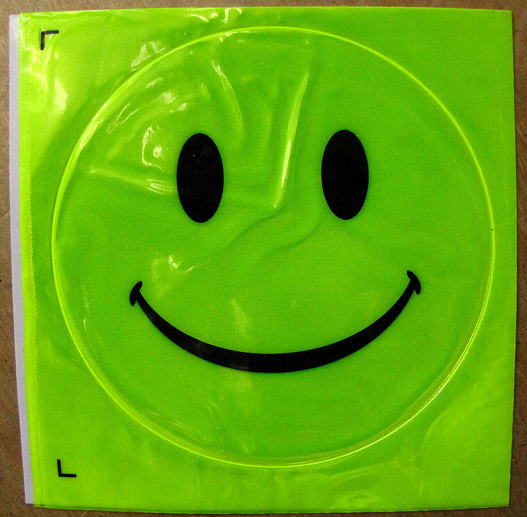 Фотография покупателя товара Светоотражающая наклейка «Смайл», d = 11 см, цвет жёлтый - Фото 1