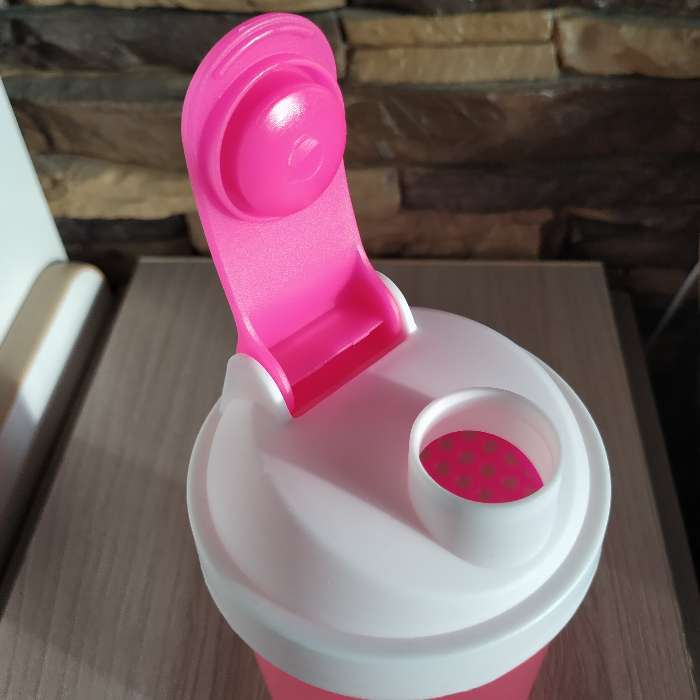 Фотография покупателя товара Шейкер спортивный «Доминируй, властвуй, приседай», розовый, с чашей под протеин, 500 мл - Фото 9