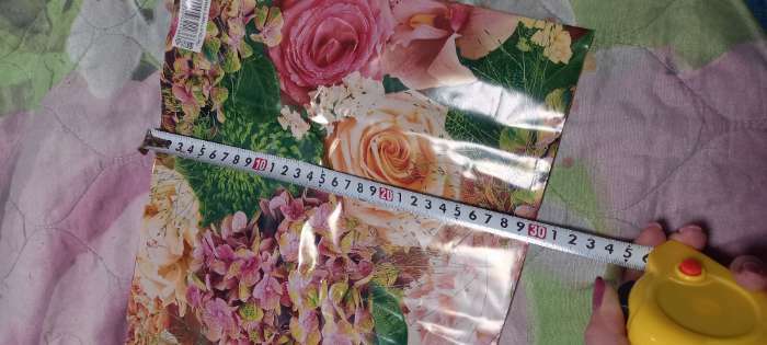 Фотография покупателя товара Пакет полиэтиленовый с вырубной ручкой «Розы и трава» 30 х 40 см, 50 мкм - Фото 4
