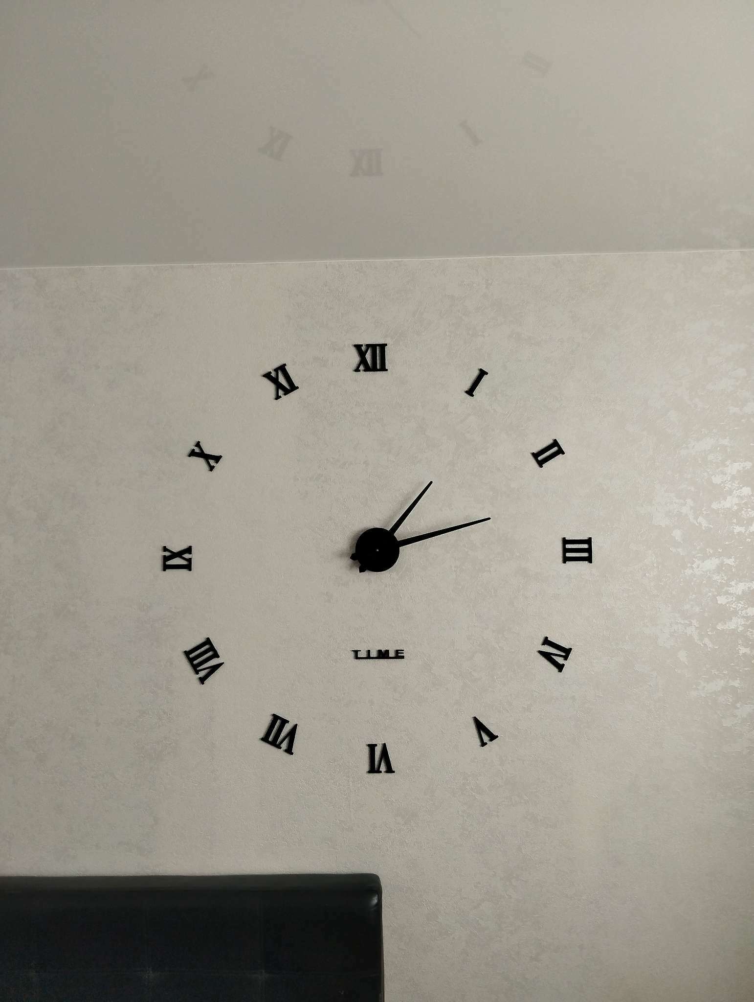Фотография покупателя товара Часы-наклейка, серия: DIY, "Лорье", плавный ход, d-120 см, 1 АА, черные