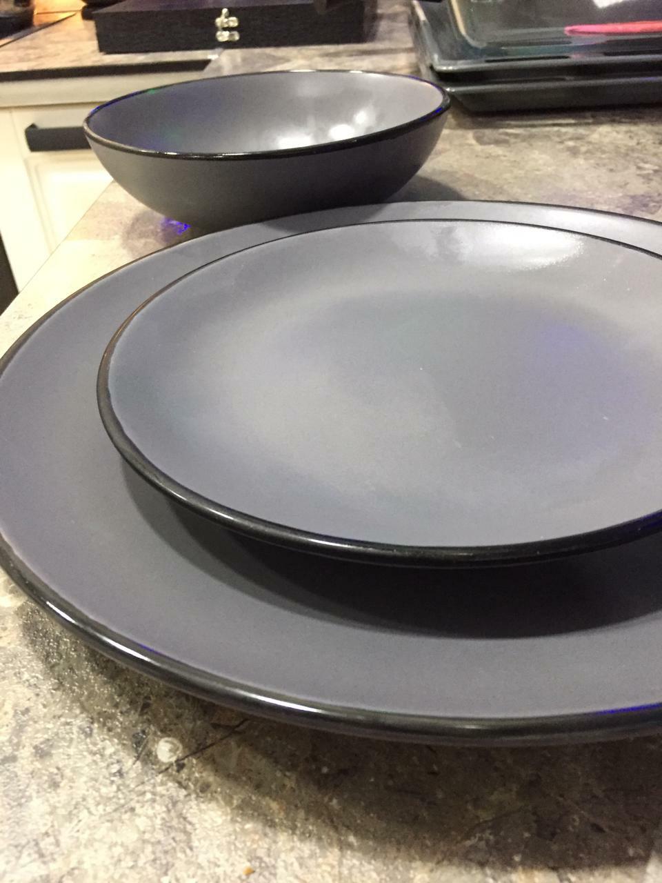 Фотография покупателя товара Набор тарелок кермических Доляна «Ваниль», 18 предметов: 6 тарелок d=19 см, 6 тарелок d=27 см, 6 мисок d=19 см, цвет серый