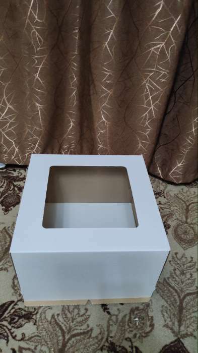 Фотография покупателя товара Коробка под торт с окном, 30 х 30 х 19 см - Фото 2