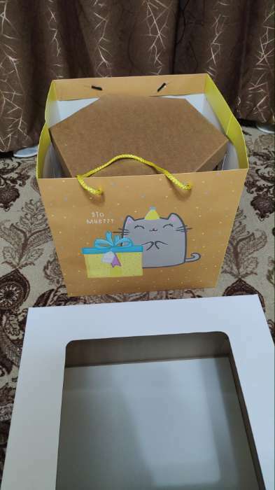 Фотография покупателя товара Пакет подарочный квадратный, упаковка, «Котик и тортик», 30 х 30 х 30 см - Фото 3