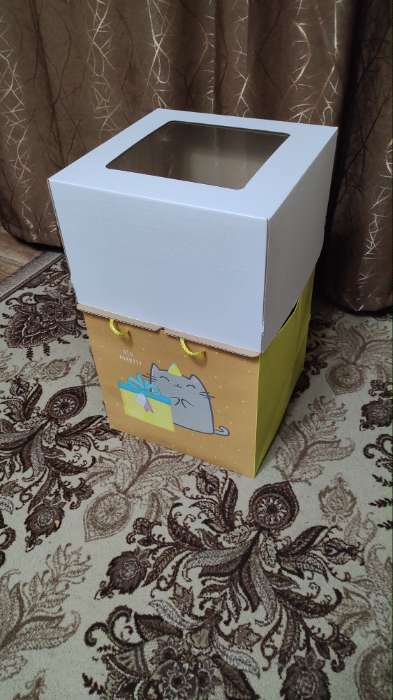 Фотография покупателя товара Пакет подарочный квадратный, упаковка, «Котик и тортик», 30 х 30 х 30 см
