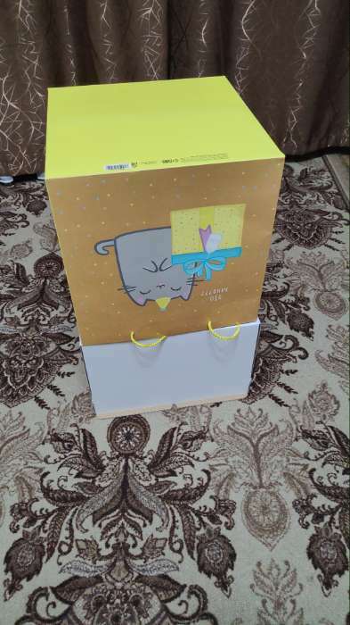Фотография покупателя товара Пакет подарочный квадратный, упаковка, «Котик и тортик», 30 х 30 х 30 см
