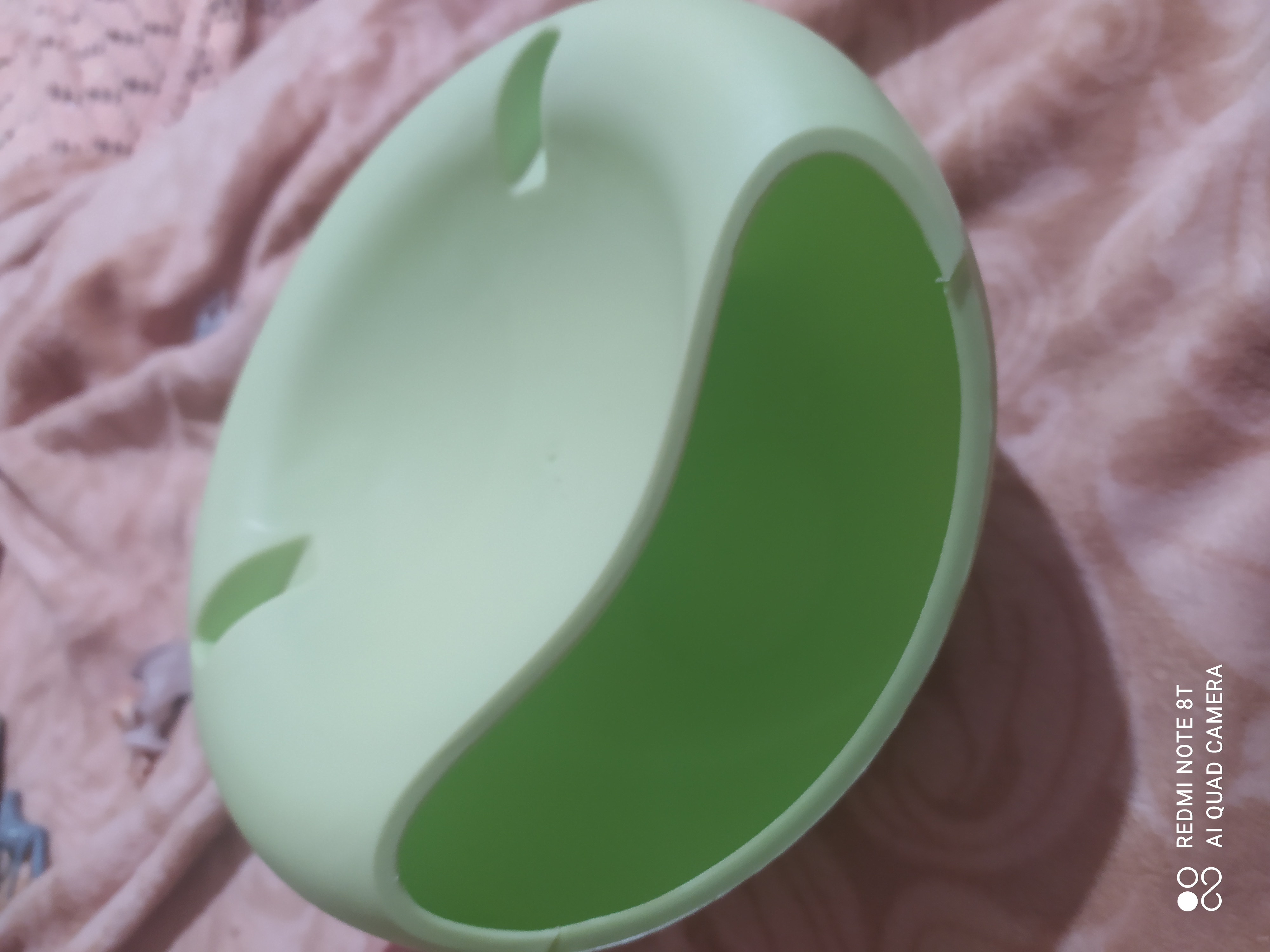 Фотография покупателя товара Тарелка пластиковая для семечек и орехов «Плэтэр», 20×11 см, с подставкой для телефона, цвет МИКС - Фото 27
