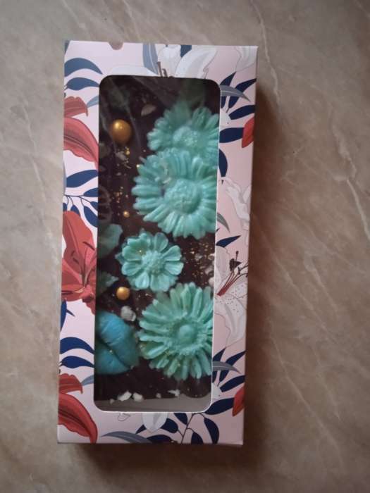 Фотография покупателя товара Подарочная коробка под плитку шоколада, с окном " Лилии", 17 х 8 х 1,4 см - Фото 1