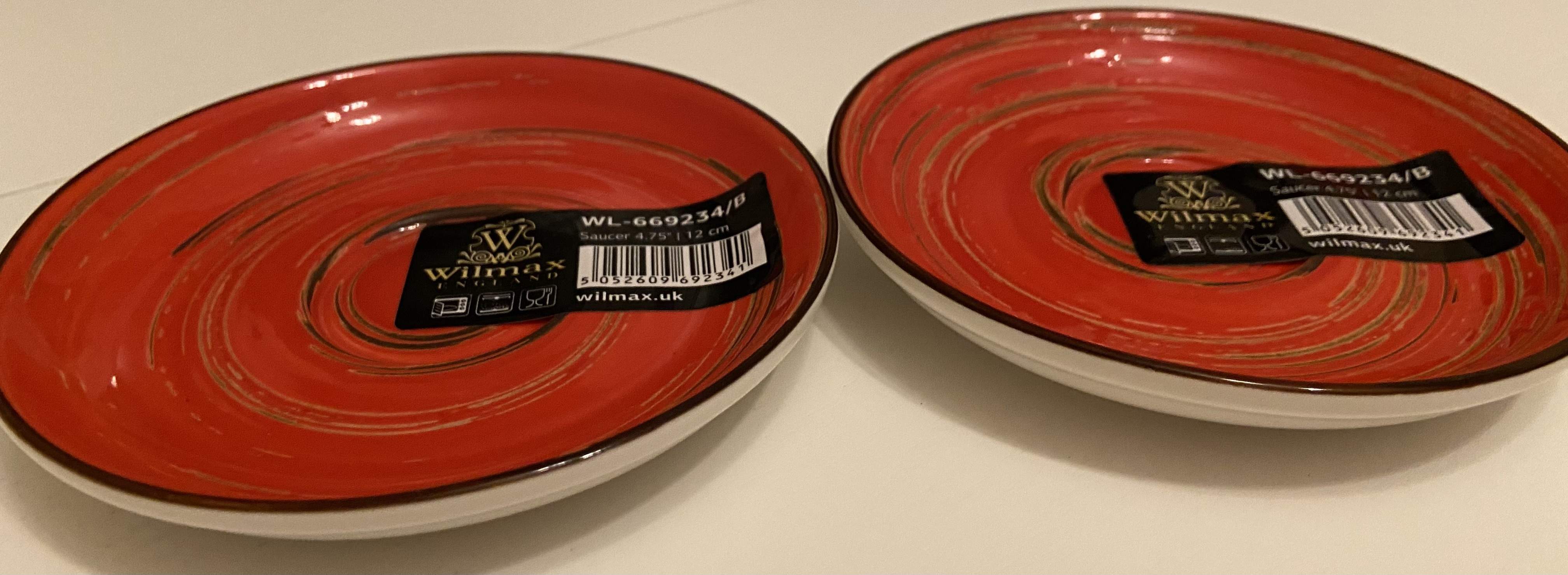 Фотография покупателя товара Блюдце Wilmax England Spiral, d=12 см, цвет красный - Фото 2