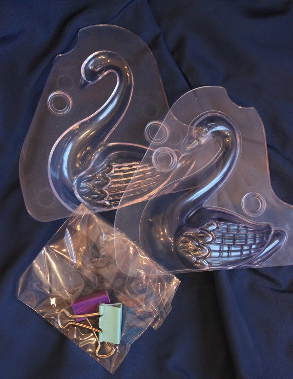 Фотография покупателя товара Молд «Лебедь», 13×4,7×14,5 см, цвет прозрачный - Фото 4