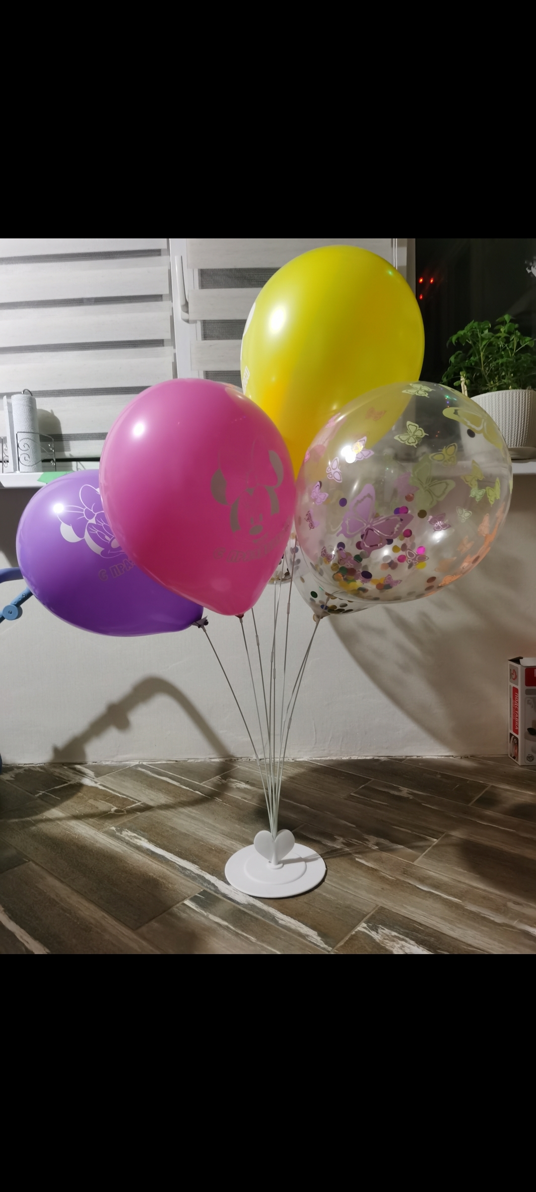 Фотография покупателя товара Воздушные шары «С праздником», Минни Маус, 5 шт., 12" - Фото 2