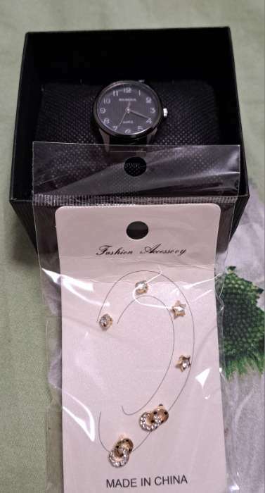 Фотография покупателя товара Женский подарочный набор Bolingdun 2 в 1: наручные часы, серьги, d-2.8 см - Фото 1