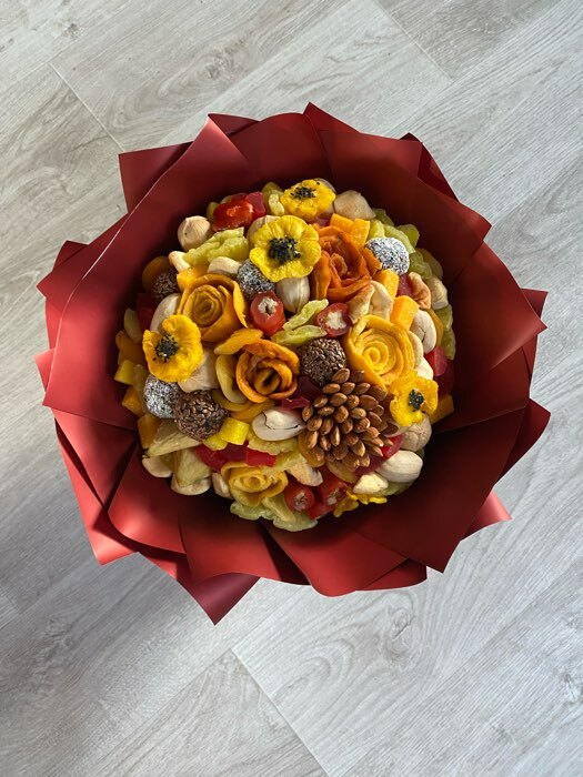 Фотография покупателя товара Пленка матовая для цветов и букетов, базовые цвета, желтая, 57 см×10 м (+ - ) 1 см - Фото 6