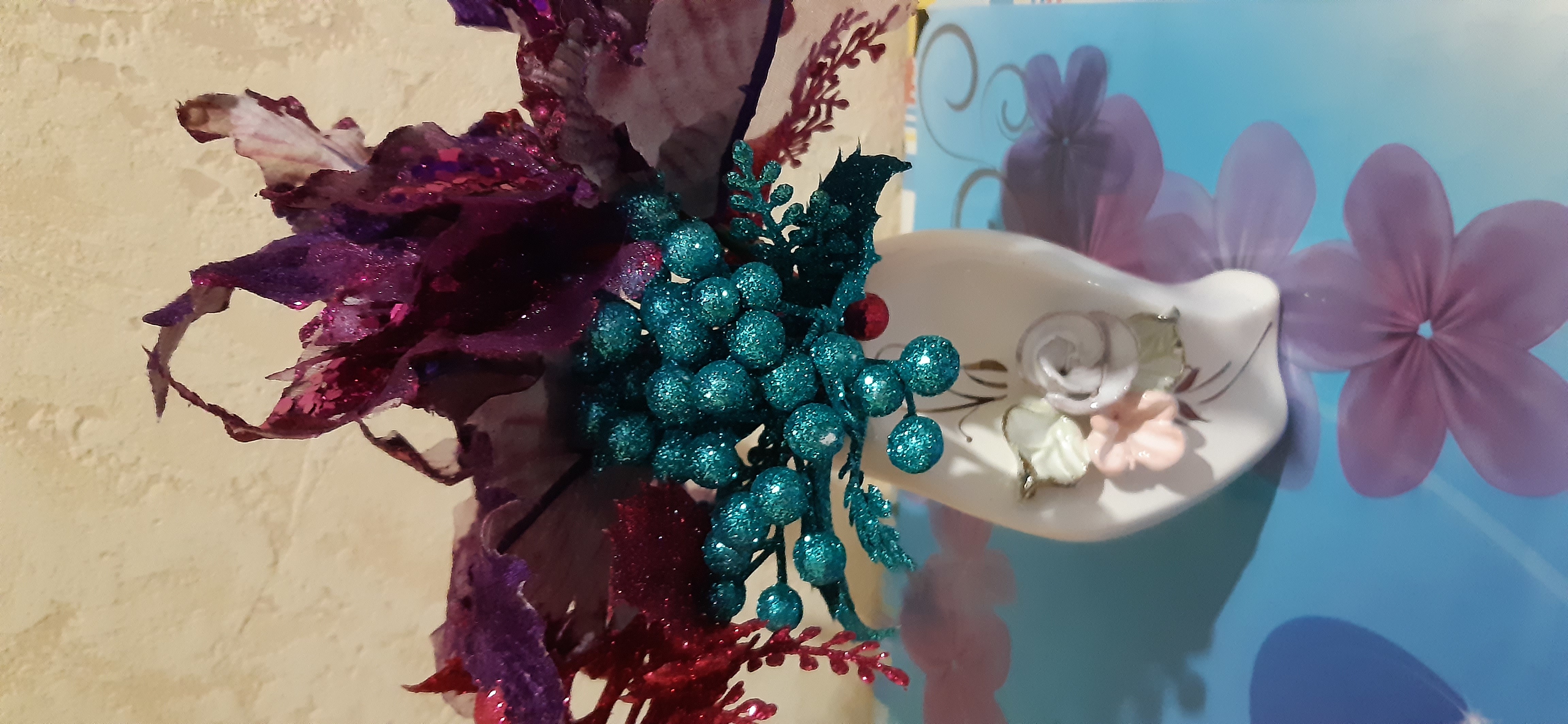 Фотография покупателя товара Ваза керамическая "Миниатюрка", настольная, лепка цветная, цветы, 13 см, авторская работа - Фото 1