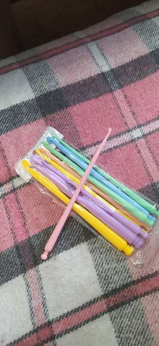 Фотография покупателя товара Набор крючков для вязания, d = 2,5-10 мм, 15 см, 9 шт, цвет разноцветный - Фото 3