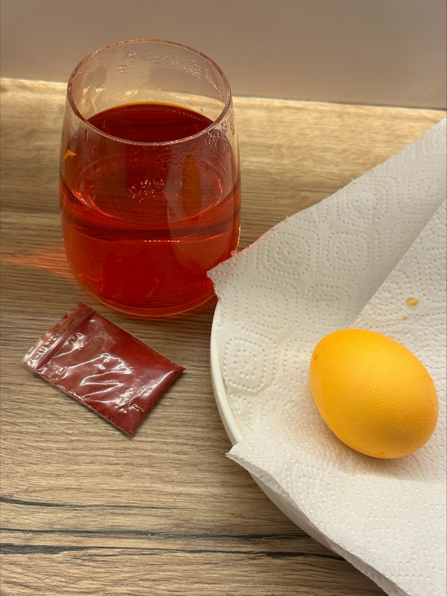 Фотография покупателя товара Пасхальный набор пасха «Гжель»: 2 красителя: красный, синий + наклейки для яиц - Фото 3