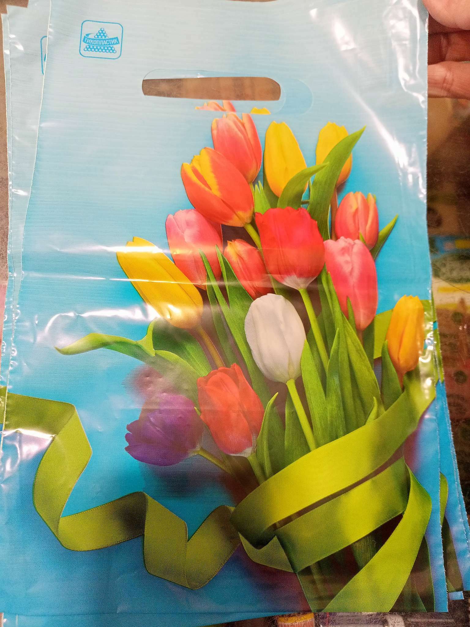 Фотография покупателя товара Пакет "Тюльпаны", полиэтиленовый с вырубной ручкой, 30 мкм, 20 х 30 см