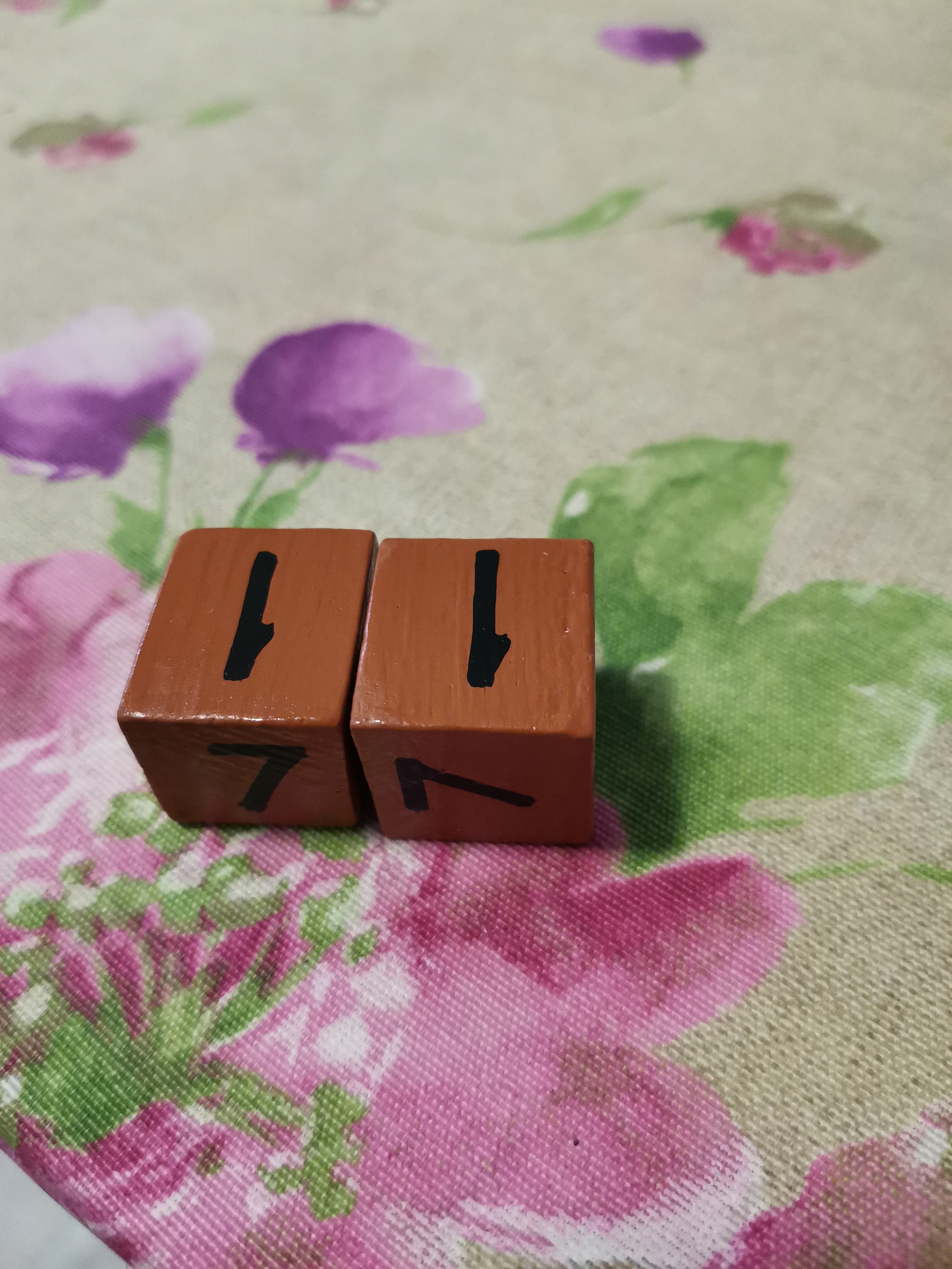 Фотография покупателя товара Деревянный календарь с кубиками "Киса с цветком" 12,3х6,5х11 см - Фото 5