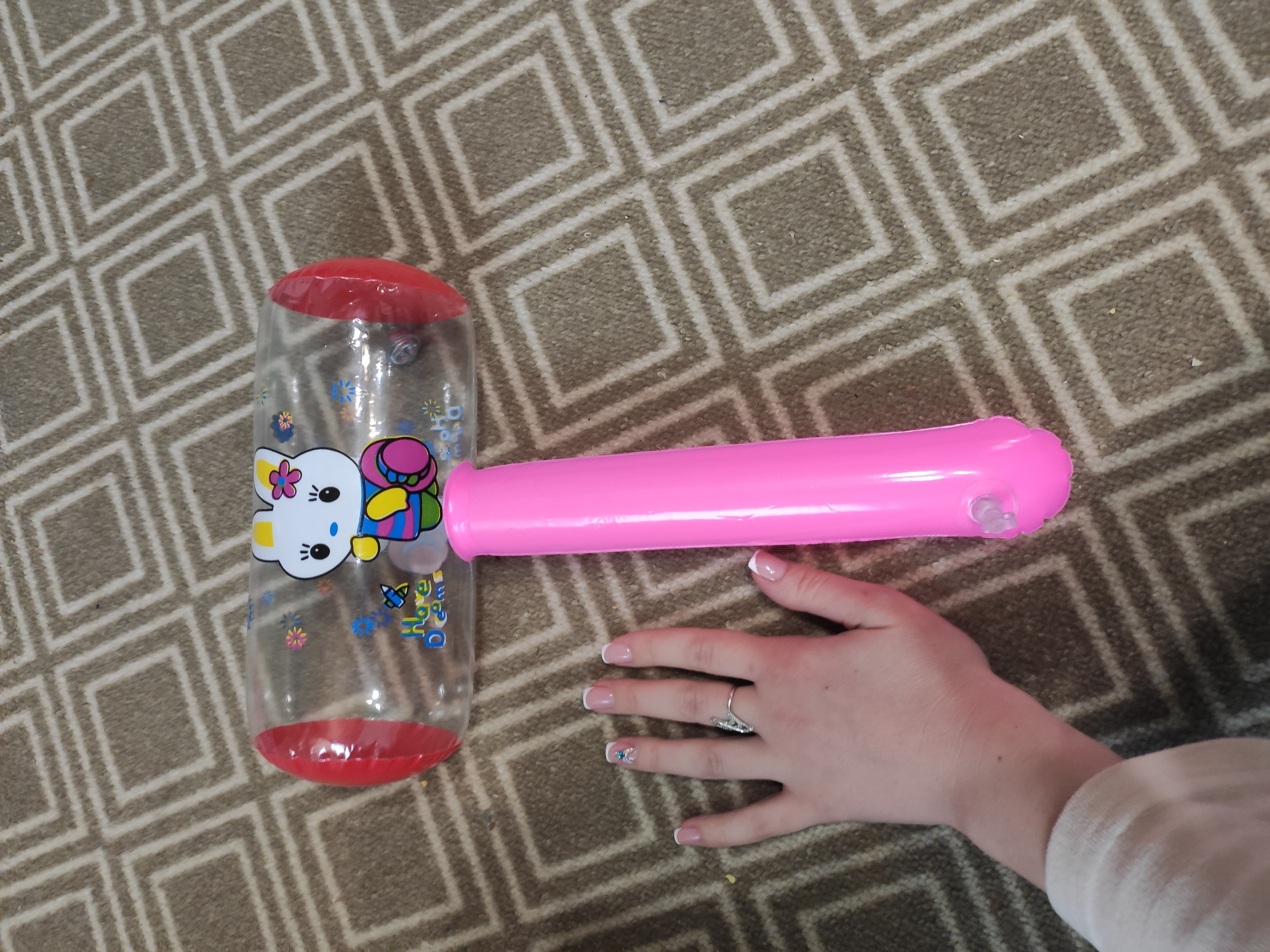 Фотография покупателя товара Игрушка надувная со звуком «Молоток», 40 см, цвета МИКС - Фото 5