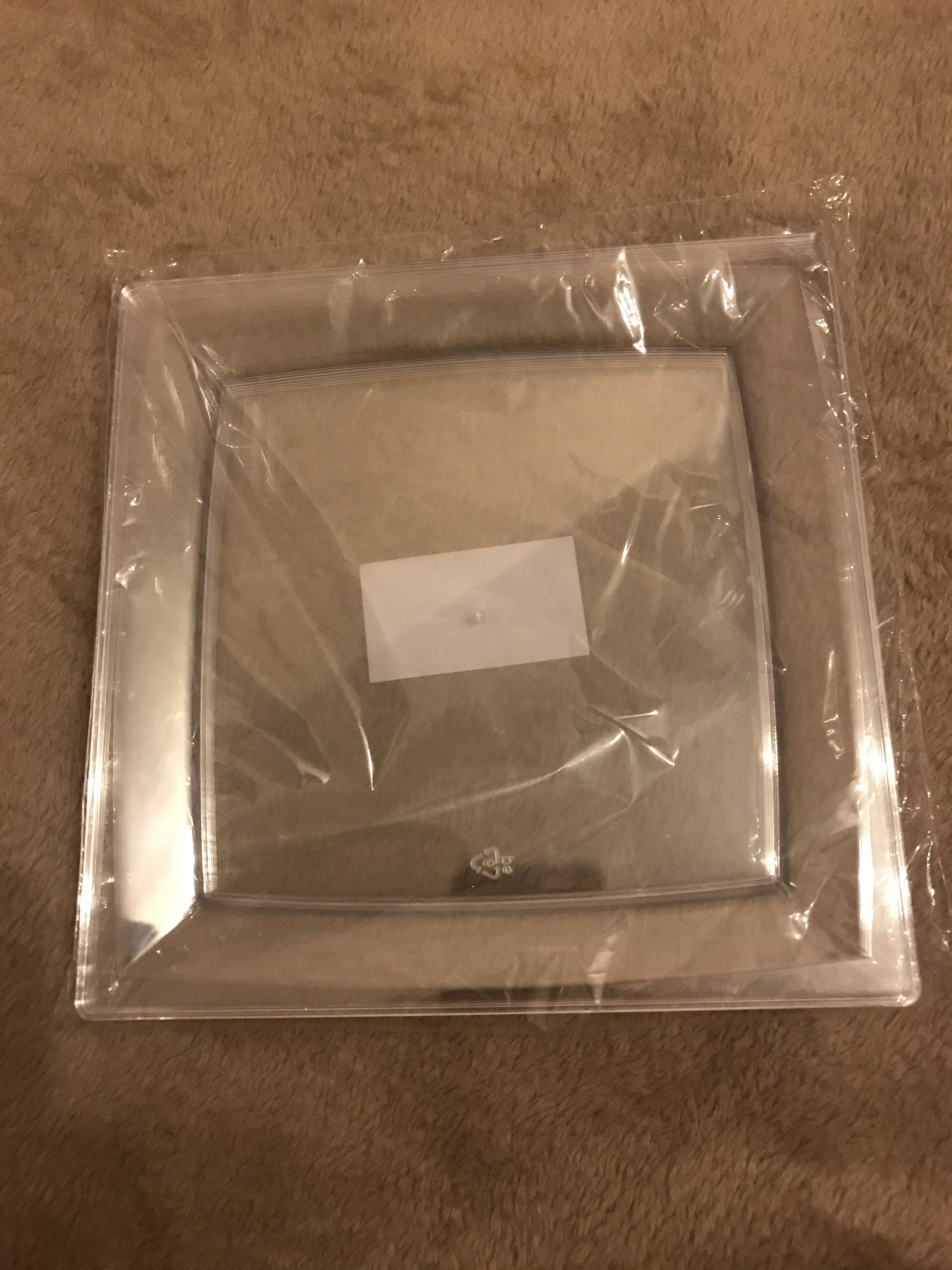 Фотография покупателя товара Тарелка пластиковая одноразовая, 17,2×17,2 см, квадратная, плоская, черная - Фото 2