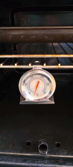 Фотография покупателя товара Термометр «Для духовки», градусник кулинарный, от 50 до 300°С, 7×6×3.5 см - Фото 8