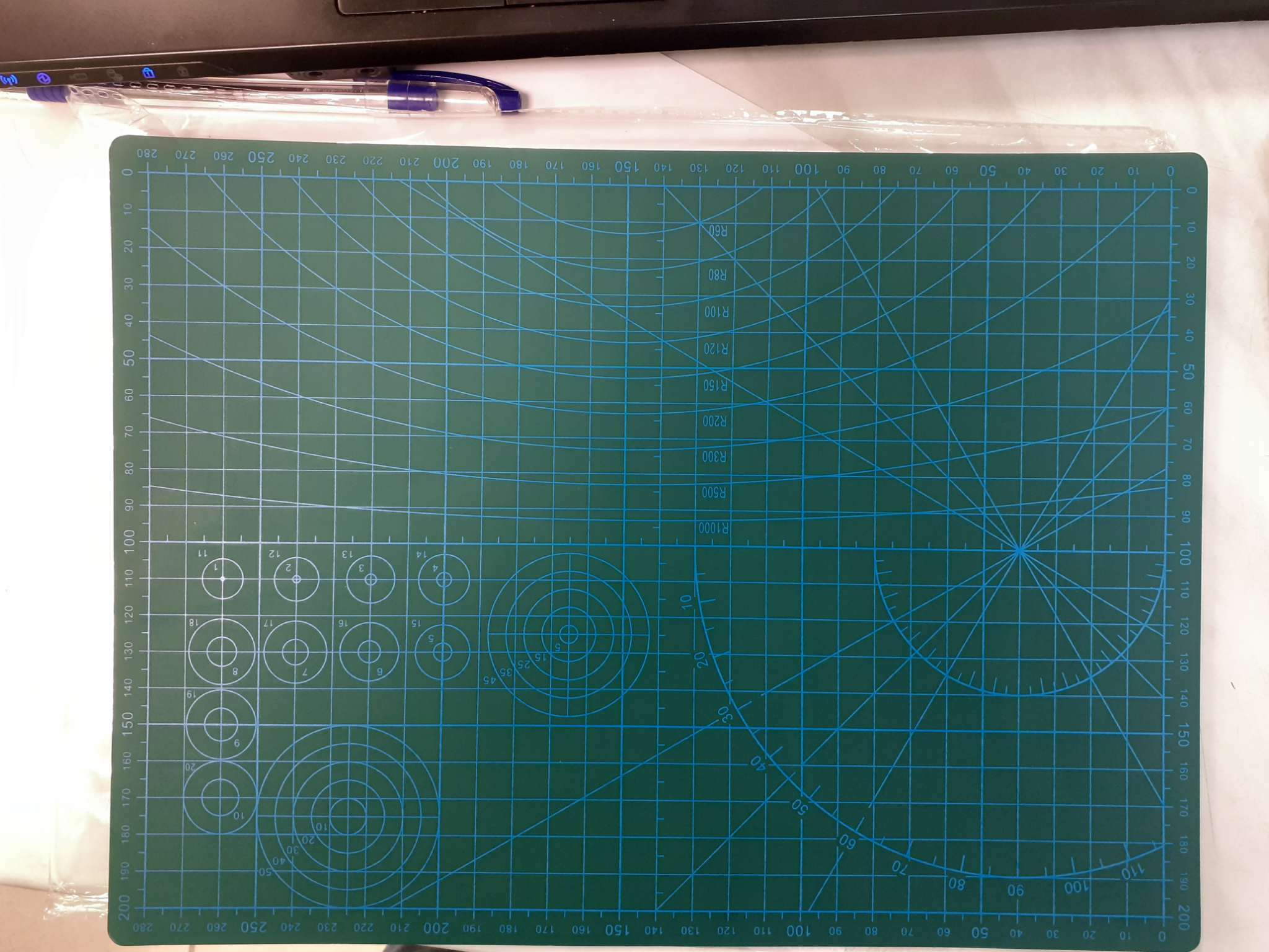 Фотография покупателя товара Мат для резки, трёхслойный, 30 × 21 см, А4, цвет зелёный - Фото 1