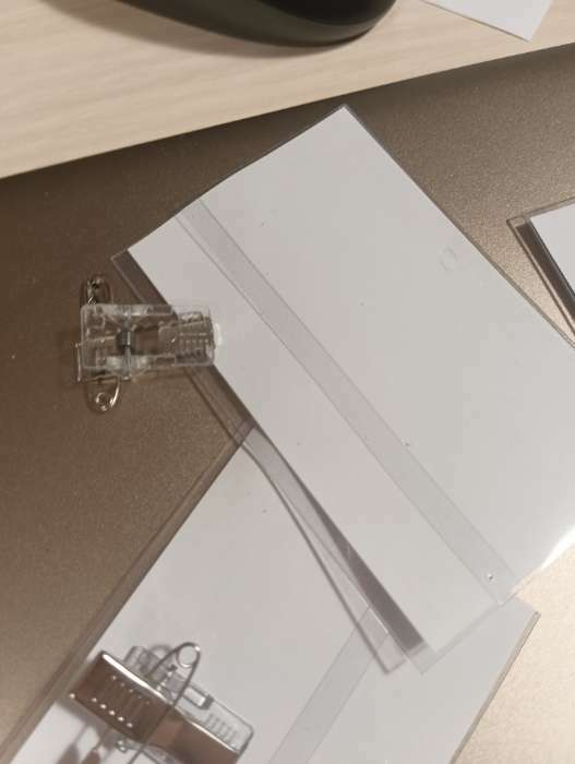 Фотография покупателя товара Бейдж-карман Calligrata горизонтальный, 30 мкр, (внешний 88 х 55 мм), внутренний 88 х 53 мм, с зажимом и булавкой