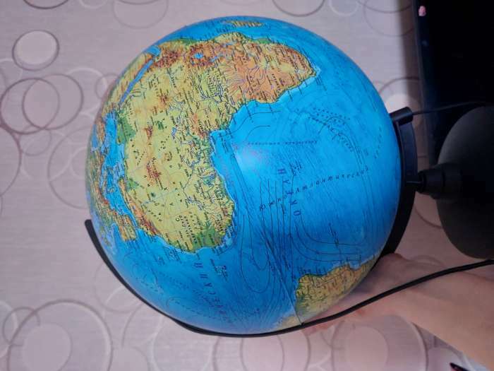Фотография покупателя товара Глoбус физико-политический «Классик», диаметр 320 мм, с подсветкой