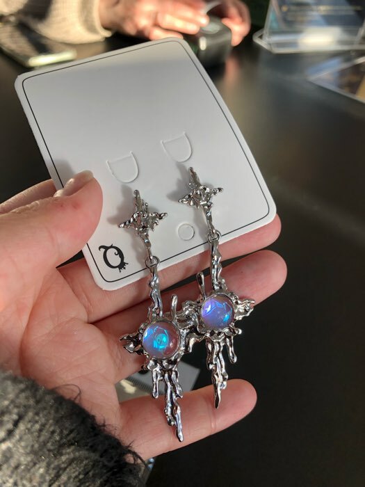 Фотография покупателя товара Серьги под натуральный камень «Звёзды» четырёхконечные с камнем, цвет голубой в серебре - Фото 2