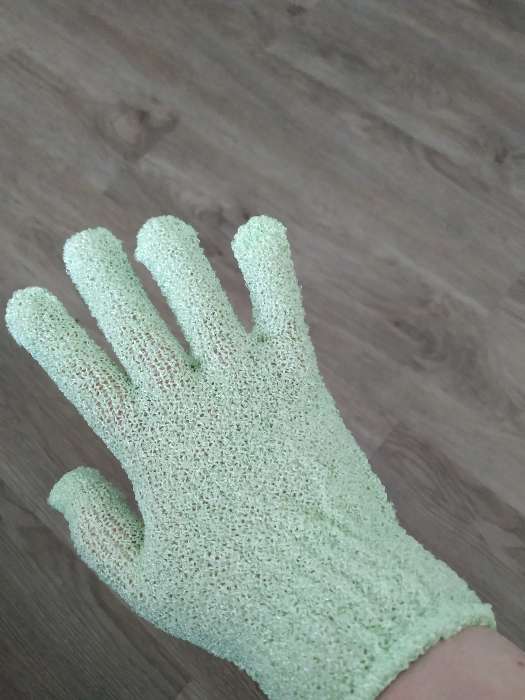 Фотография покупателя товара Мочалка-перчатка массажная Доляна, 14×18 см, однотонная, цвет МИКС