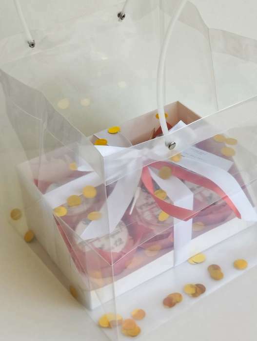 Фотография покупателя товара Пакет подарочный с квадратным дном, прозрачный, 31×30×31 см - Фото 20