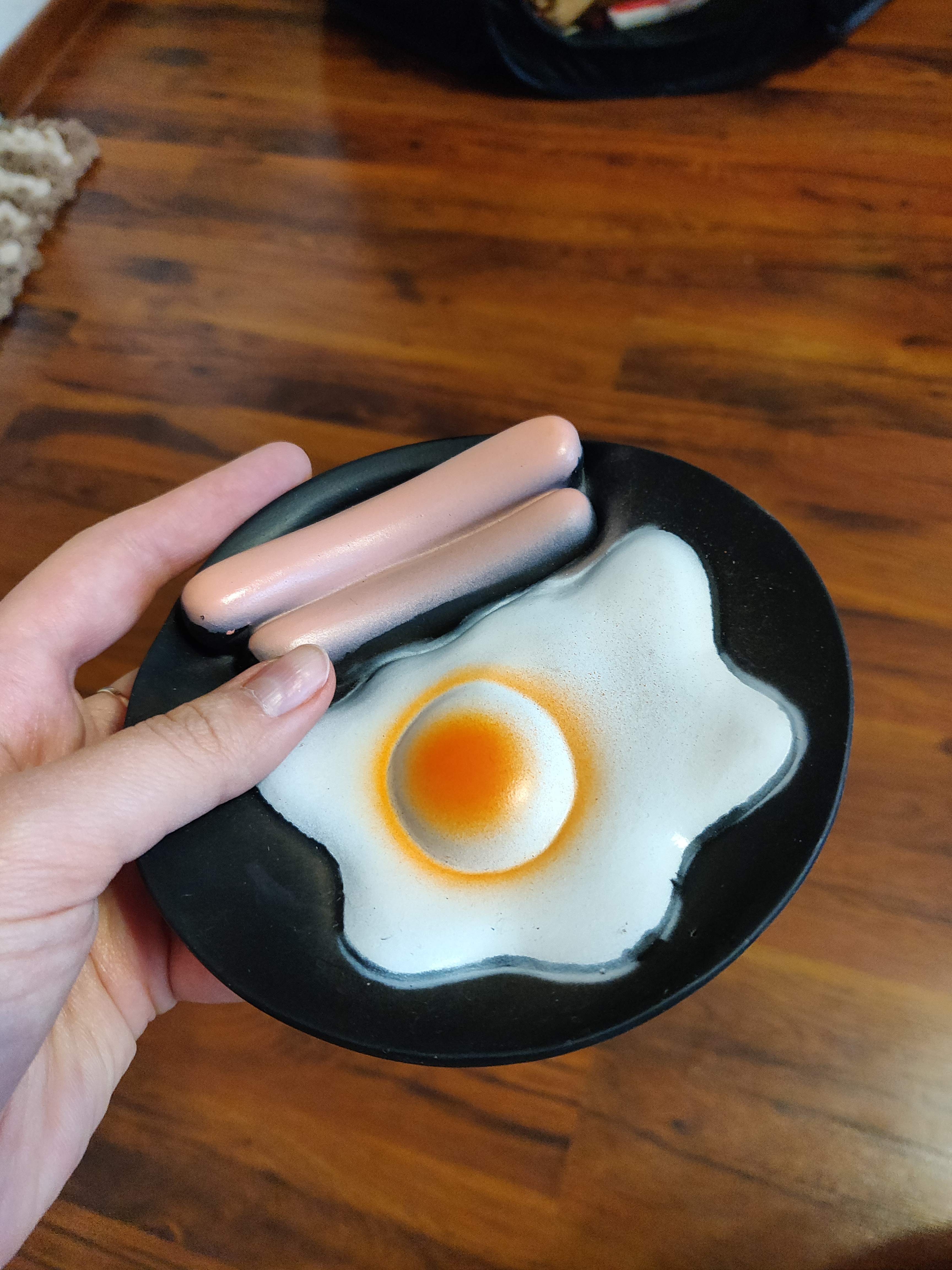 Фотография покупателя товара Игрушка пищащая "Завтрак" для собак, 13,5 см, на белой тарелке - Фото 2