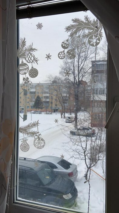 Фотография покупателя товара Наклейки для окон «Cнежинки», многоразовая, 33 х 50 см, Новый год - Фото 71