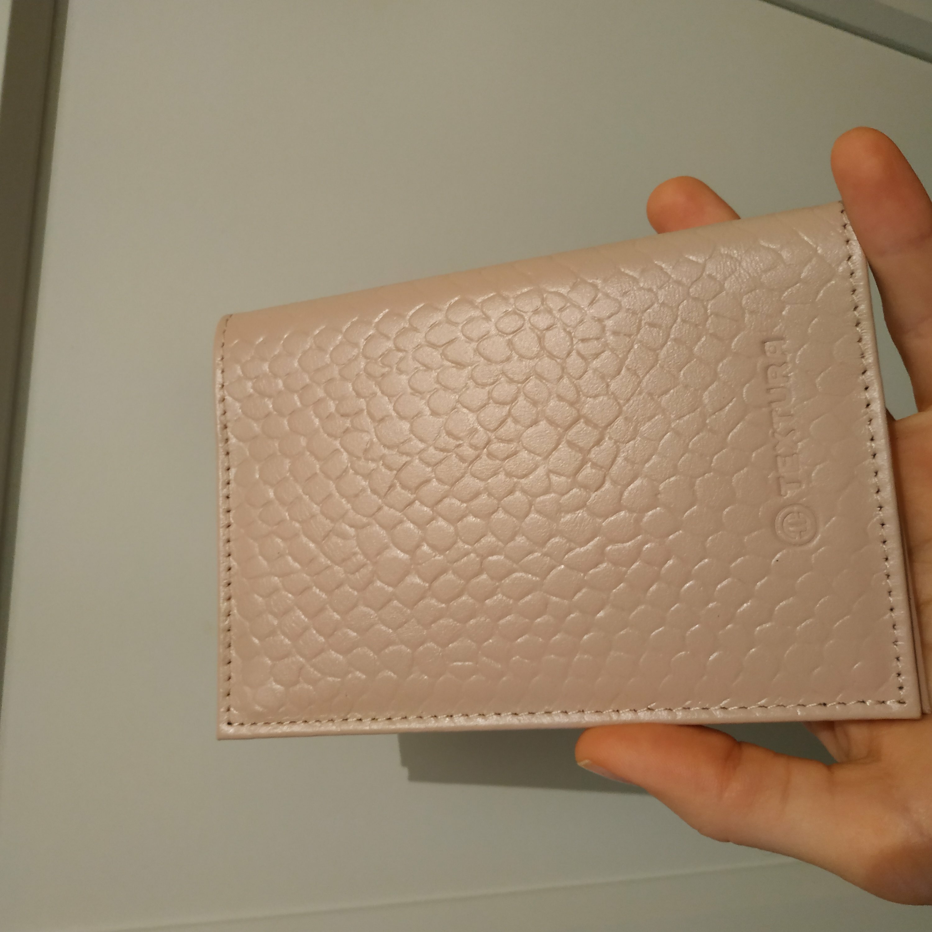 Фотография покупателя товара Обложка для паспорта TEXTURA, цвет розовый - Фото 13