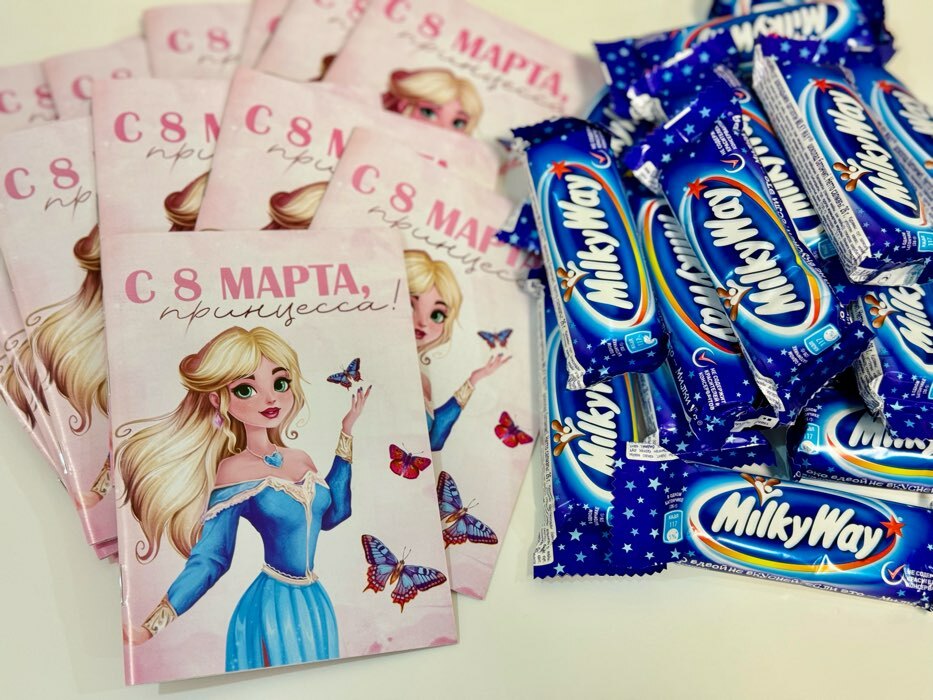 Фотография покупателя товара Блокнот в мягкой обложке А6, 16 л. «Самой лучшей на 8 марта» - Фото 3