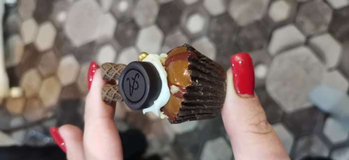 Фотография покупателя товара Муляж - магнит "Кексик" шоколадный, 4х4х5см - Фото 2