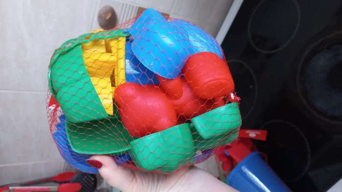 Фотография покупателя товара Набор для игры в песке, 8 формочек, совок, лейка, грабли, цвета МИКС