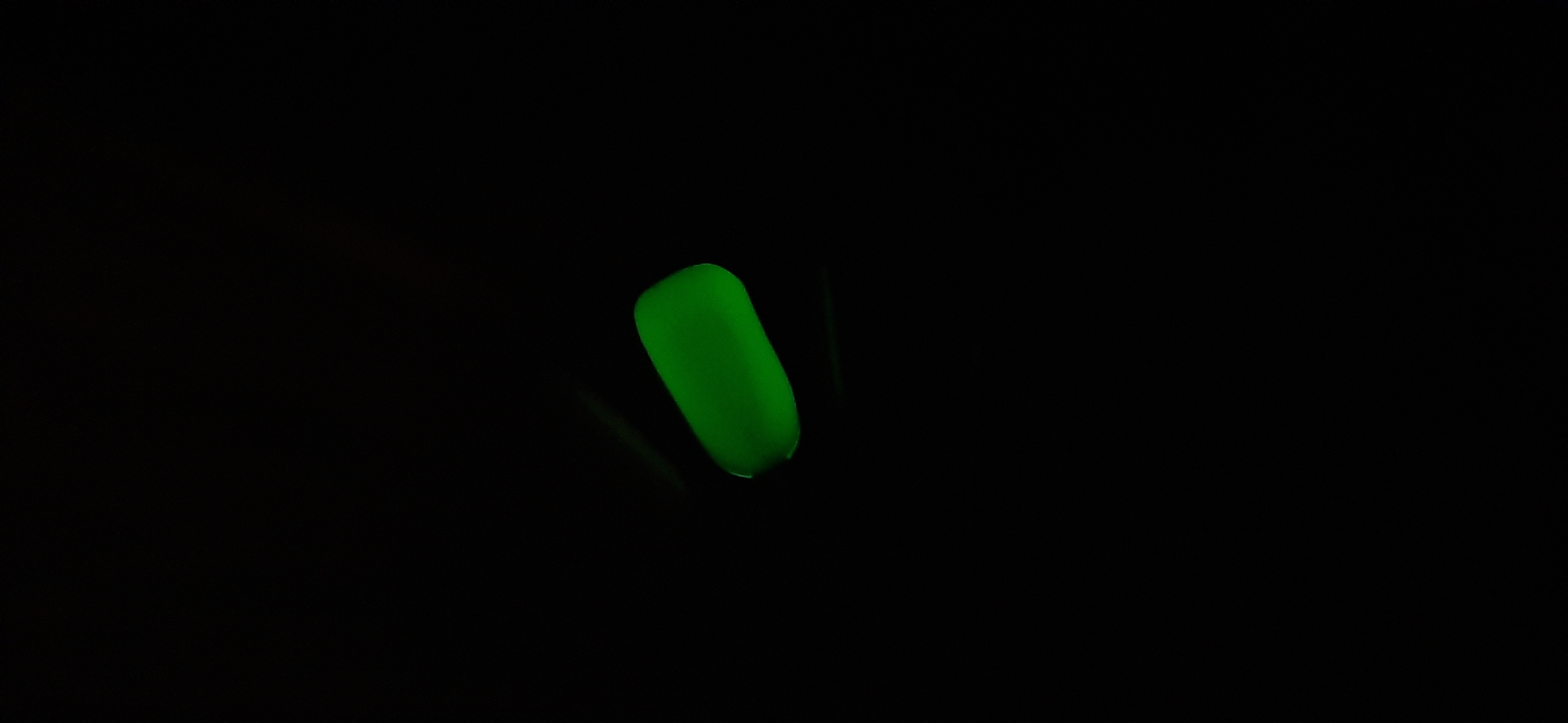 Фотография покупателя товара Гель-лак для ногтей, светится в темноте, трёхфазный LED/UV, 10мл, цвет 03 розовый неон - Фото 3