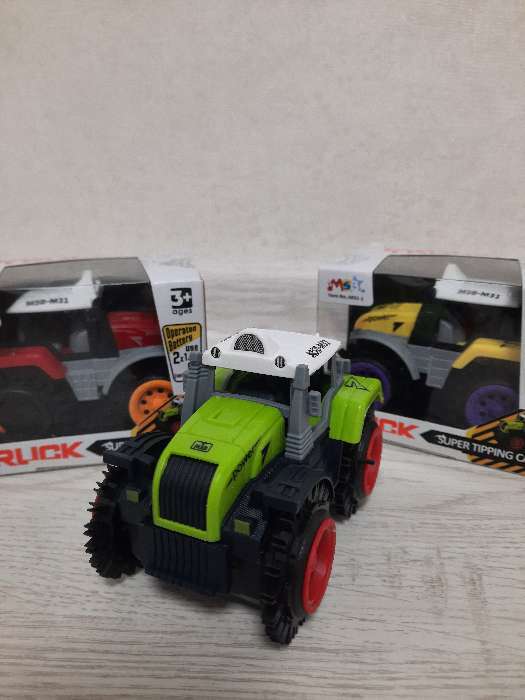 Фотография покупателя товара Трактор-перёвертыш «Хозяин фермы», работает от батареек, цвет зелёный - Фото 11