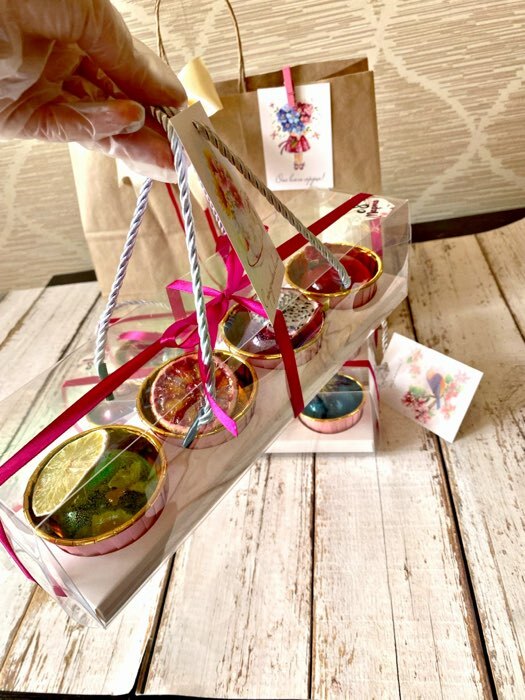 Фотография покупателя товара Кондитерская упаковка для кексов, белая, 29.5×7.8×7.8 см - Фото 1