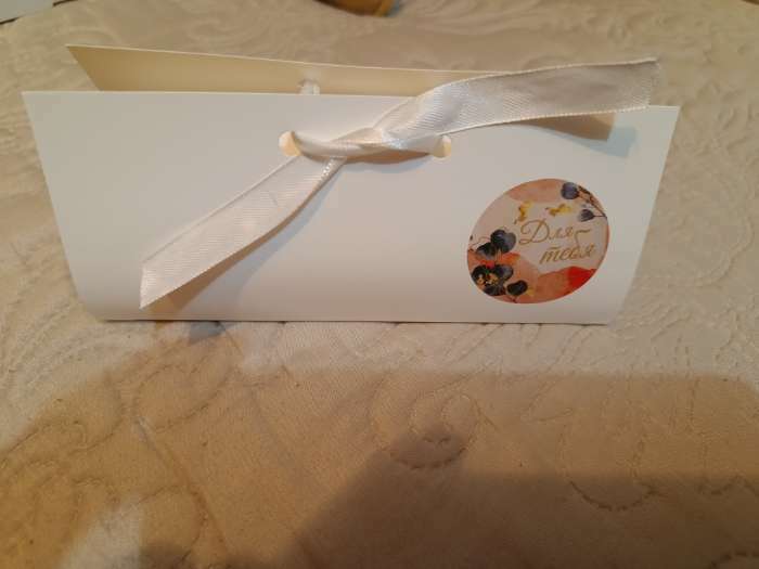 Фотография покупателя товара Коробка складная под конфеты, пирожные с лентой, белый, 14 х 6 х 4 см - Фото 1
