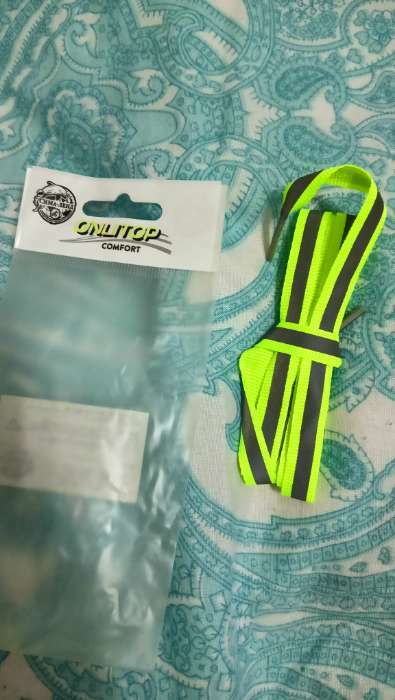 Фотография покупателя товара Шнурки для обуви, пара, плоские, со светоотражающей полосой, 10 мм, 70 см, цвет зелёный неоновый - Фото 1