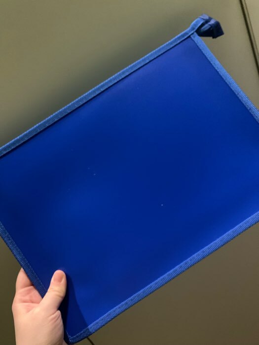Фотография покупателя товара Папка пластиковая А4, 325 х 230 х 55 мм, молния сверху, Calligrata "Офис", ПМ-А4-02, 0.5 мм, цветная, текстура "песок", синяя - Фото 2