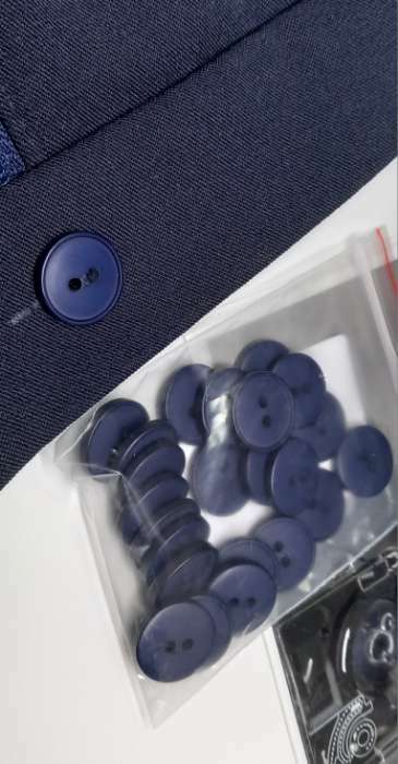 Фотография покупателя товара Пуговица, 2 прокола, d = 15 мм, цвет тёмно-синий - Фото 1