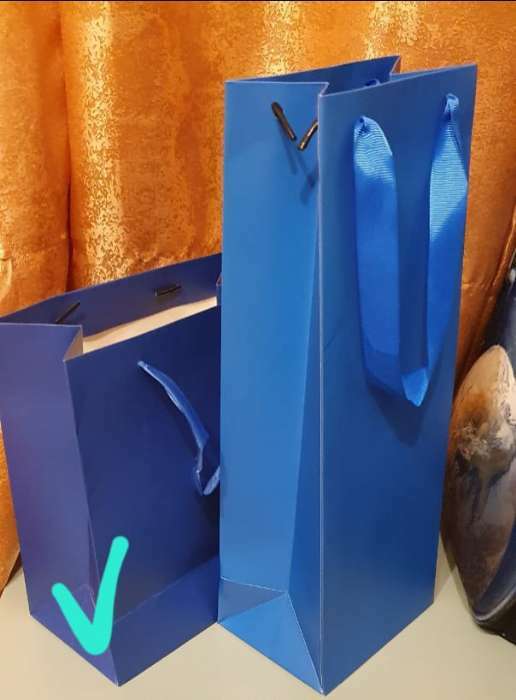 Фотография покупателя товара Пакет подарочный под бутылку, упаковка, «Синий», 13 x 36 x 10 см - Фото 1
